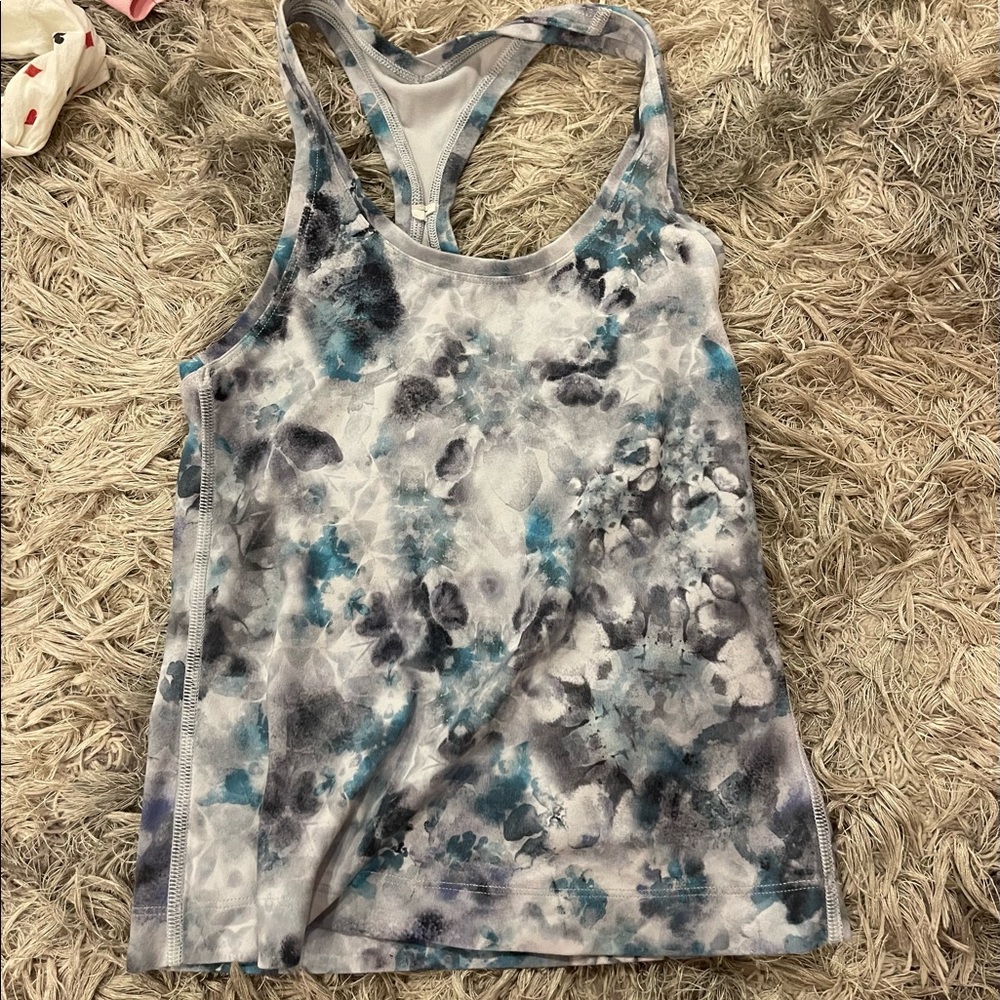 Lululemon cropped tank size 2